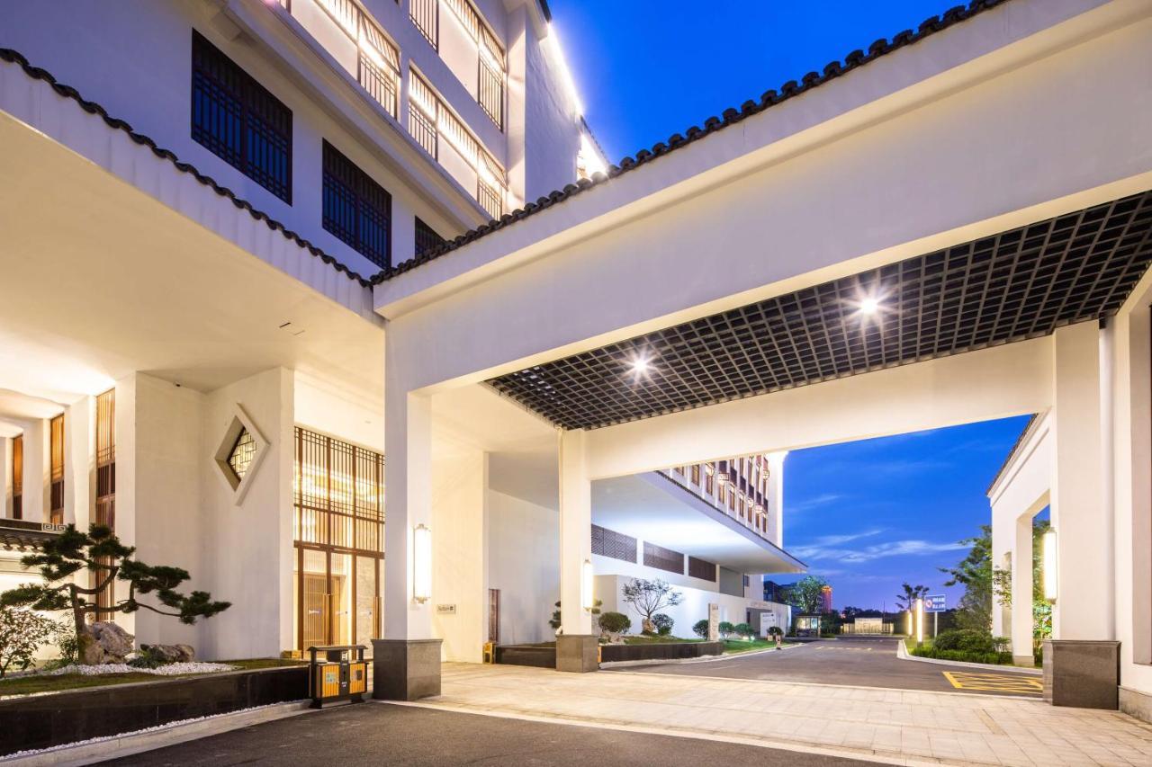 Radisson Blu Resort Wetland Park Wuxi  Exterior photo